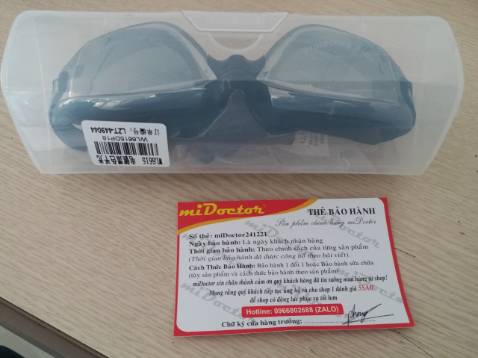 Đóng gói cẩn thận, đẹp, có hộp nhựa bảo vệ kính chắc chắn, giao hàng nhanh