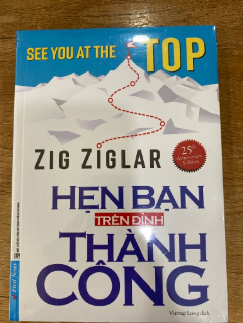 Giao hàng đúng lịch. Sản phẩm đóng gói kỹ càng, sách còn nguyên seal. Sẽ tiếp tục ủng hộ tiki.