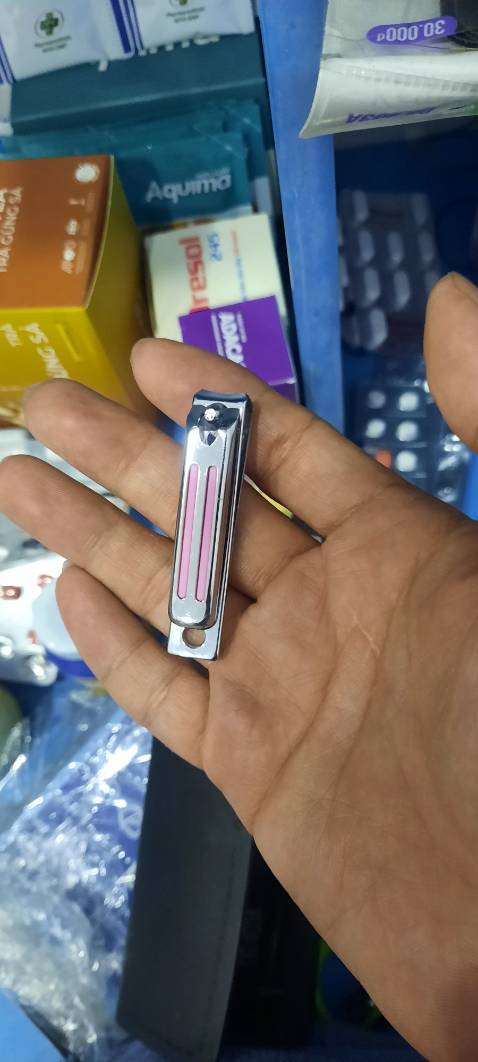 Thiết kế bình thường, không chắc tay.