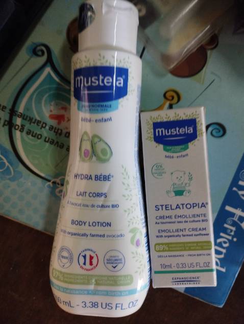 Giao đúng hàng, còn tặng kèm 1 chai nhỏ 10ml, good shop