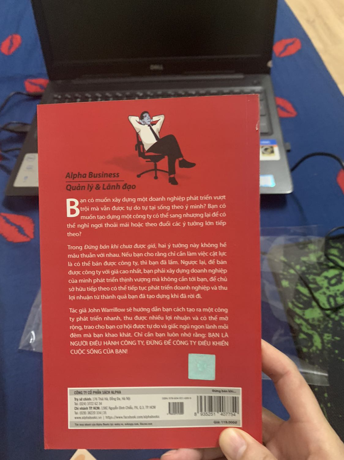 Sách trông rất chất lượng, đẹp , có cả thư cảm ơn , rất hài lòng với shop