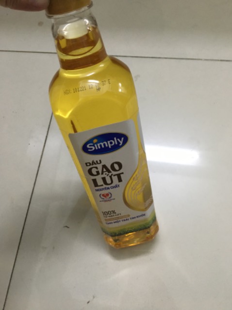 Date còn gần 2 năm, đóng gói kỹ, giao từ hà nội mà cực nhanh, giá rẻ hơn sthi 10k! Dùng rồi, thơm nhẹ nhàng ko bị hôi mùi dầu ăn như thường