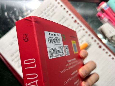 Sách rẻ, giao nhanh, nhưng sách bị mất thẩm mĩ ở một số chỗ