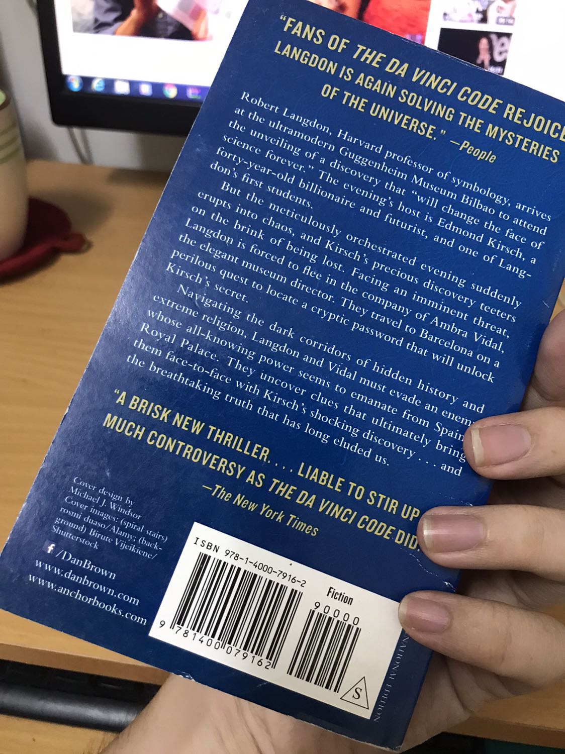 Sách của tiki trading thì khỏi nói. Gói hàng không hề có bookcare. Sách thì cũ, phần chữ nổi trên bìa cũng tróc. Nói chung là tiki trading nên chú ý hơn. Đặt fahasa xong đặt tiki trading thất vọng quá!