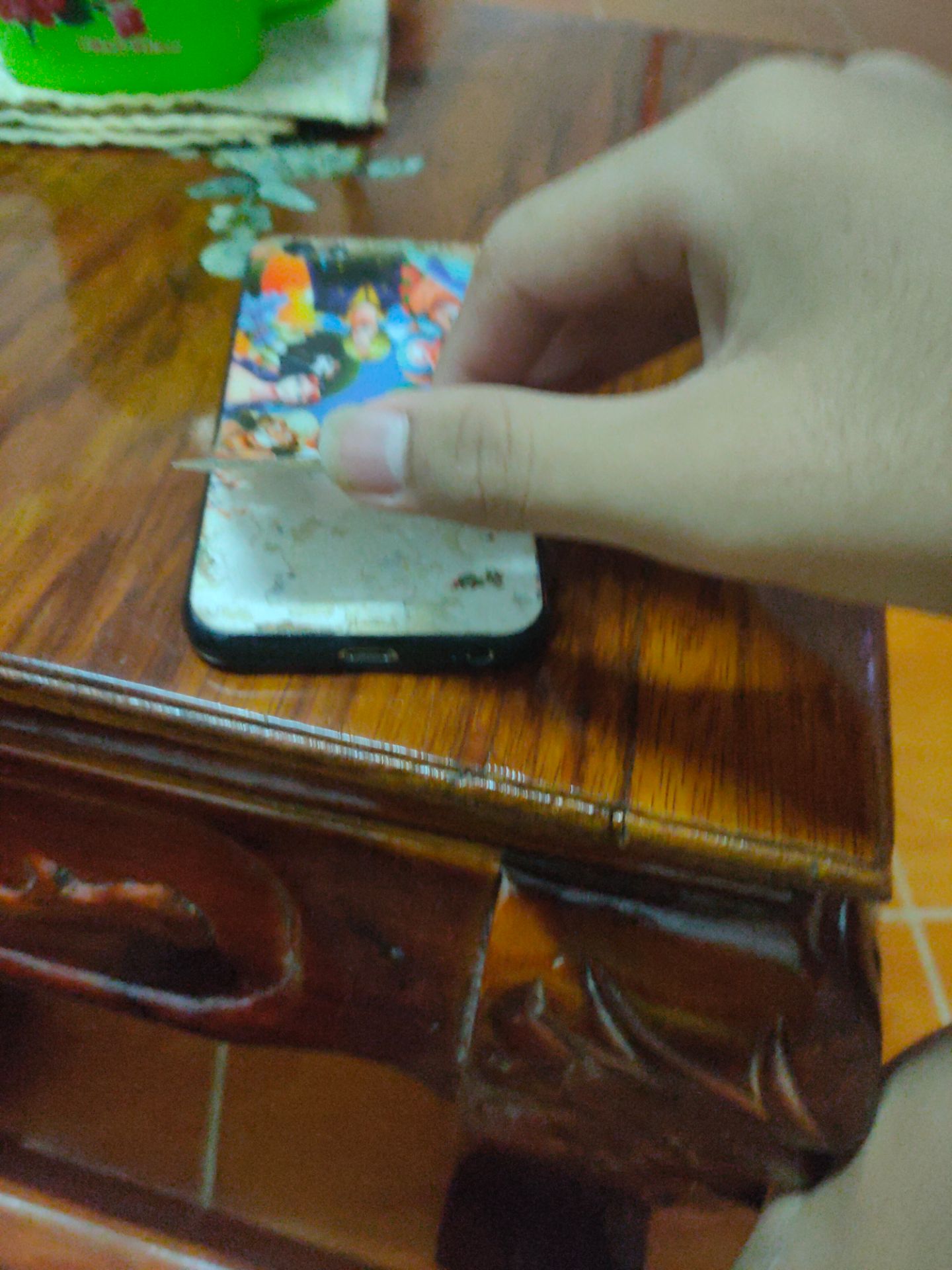 xài một thời gian thì bị bong,giao hàng hơi lâu và nhìn cx dc