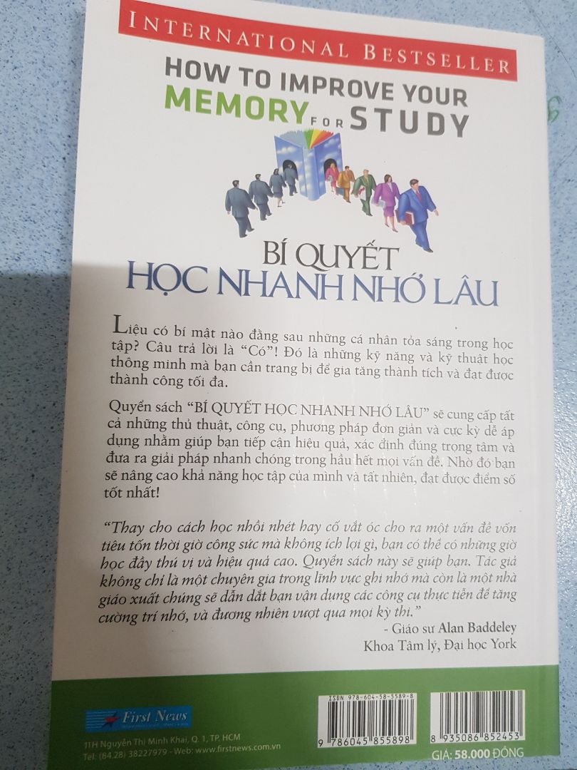 Giao hành rất nhanh. Sách thật 100% (vì trước đây tôi có lần mua nhầm sách giả .)