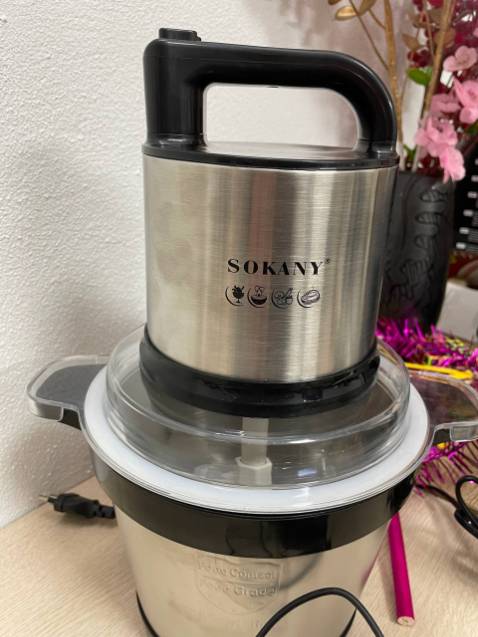 Cối to xay đc khá nhiều thịt 1 lúc, xay nhanh chóng, làm thịt xay tại nhà an toàn sạch sẽ rất yên tâm