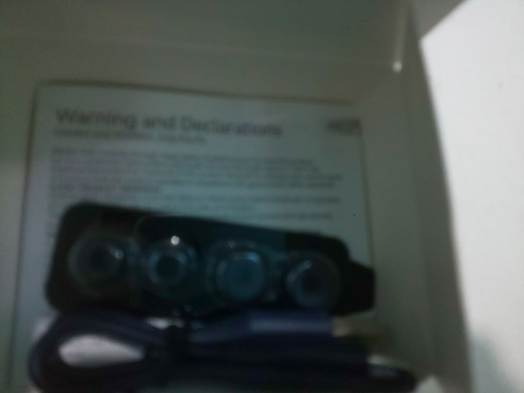 - Điểm +:
• Mẫu mã đẹp; 
• Độ phân giải cao, di chuyển mượt, độ nhạy chuột cao;
- Điểm -:
• Kích thước chuột khá nhỏ gây cảm giác không chắc tay, gây mỏi tay nếu sử dụng thường xuyên