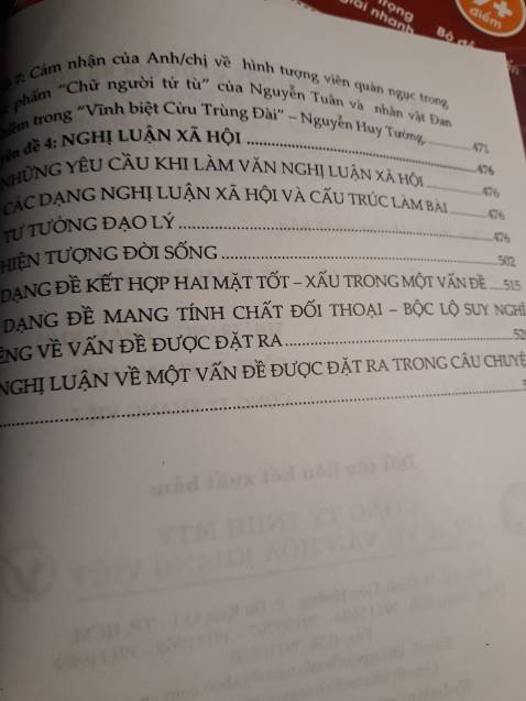 Một số nội dung không sát với cấu trúc đề hiện tại, phiên bản mới nhưng từ 2019, nghị luận xh hiện tại là đoạn văn 200 chữ chứ không phải bài 600 chữ về tư tưởng đạo lý và hiện tượng đời sống, thấy sách nên để to hơn một chút cho đỡ dầy