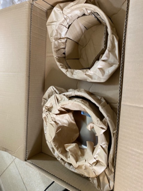 Hàng nguyên đai nguyên kiện ok xịn sò đóng gói cẩn thận. Nồi chảo đẹp, tay nắm nắp nồi hơi trầy.