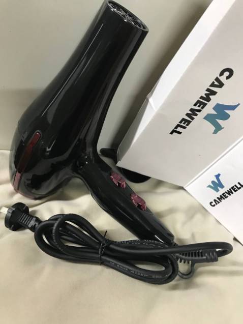 tiki giao hàng nhanh mặc dù hộp hơi bị méo chắc do vận chuyển nhưng bên trong không có vấn đề gì. sản phẩm đúng như hình và xài thử tốt.