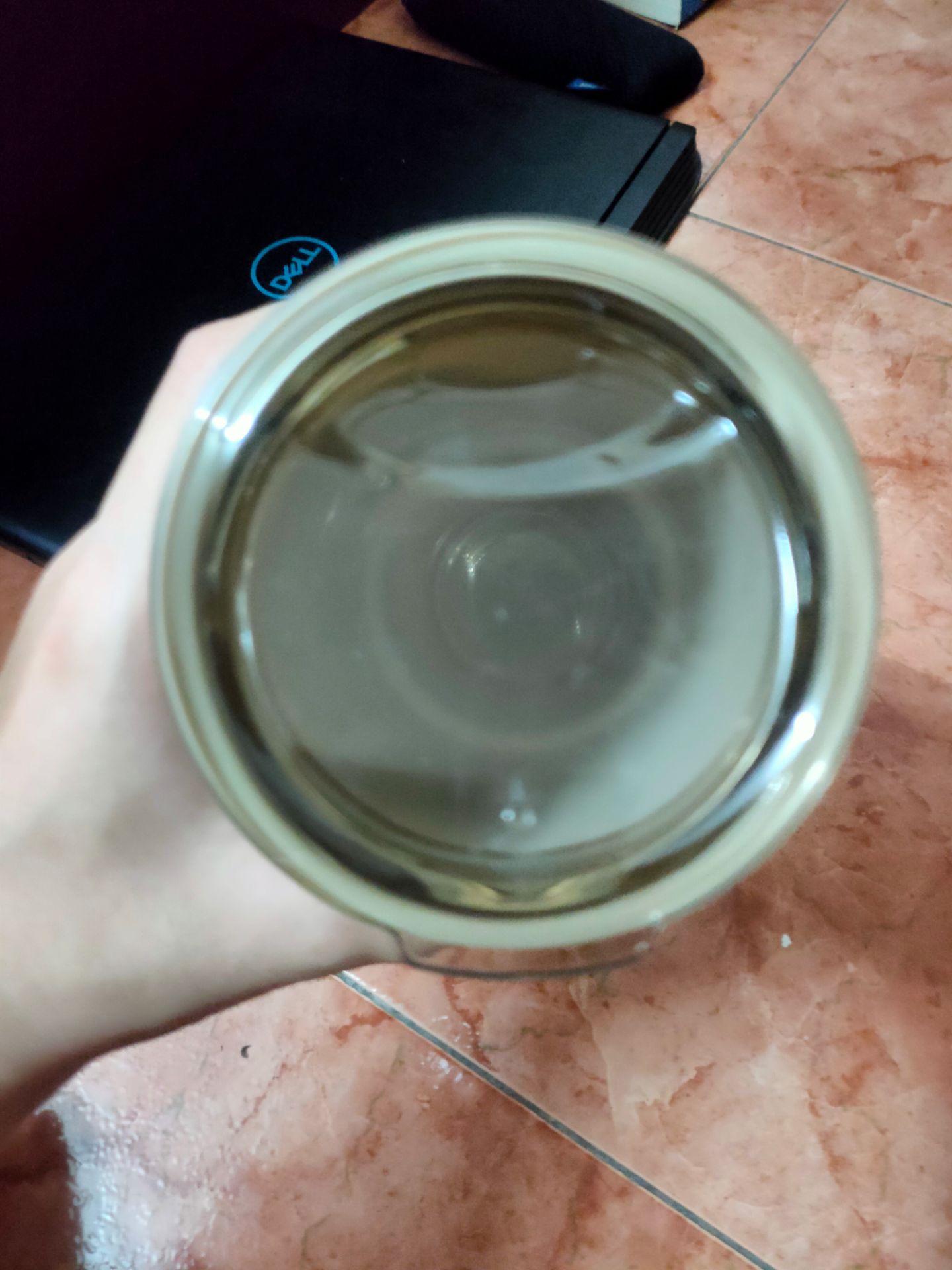 Giao hàng hộp hơi mốp nhưng bên trong ko bị gì. Ly xài ổn, thiết kế đẹp, dễ rửa. Điểm trừ là nắp thiết kế ko kín (có cái lỗ uống nước, nhưng ko có gì đậy lại), nên dễ bị đổ nước