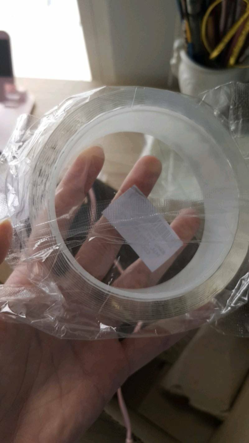 nên mua nha mn vì quá tiện lợi, dính quá chắc, sử dụng cho mọi loại nền gạch, mình sử dụng cho việc setup phòng có thể giúp đi gọn dây.