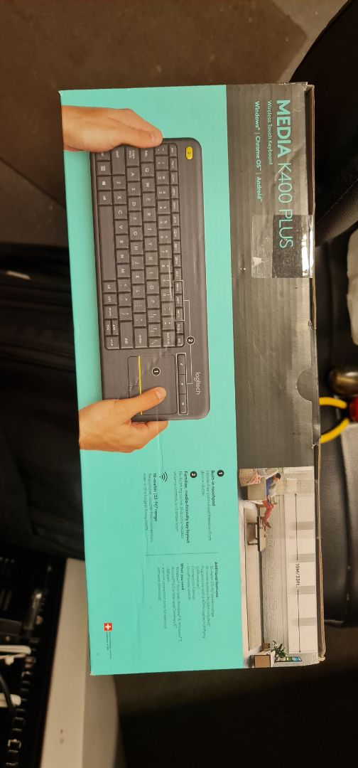 Đơn giản là ngon, dùng cho
công viêc thì rất rất ổn, tầm 7m hoạt động bình thường. Phím nẩy tốt, độ cứng vừa phải, khá nhẹ...
Độ bền thi không thể nói... chỉ tin vào 
thương hiệu thôi, với logitech thì hy vọng bền bỉ vì đã dùng nhiều món.
Mọi người nên mua dùng vì tiện lợi, chất lượng ok