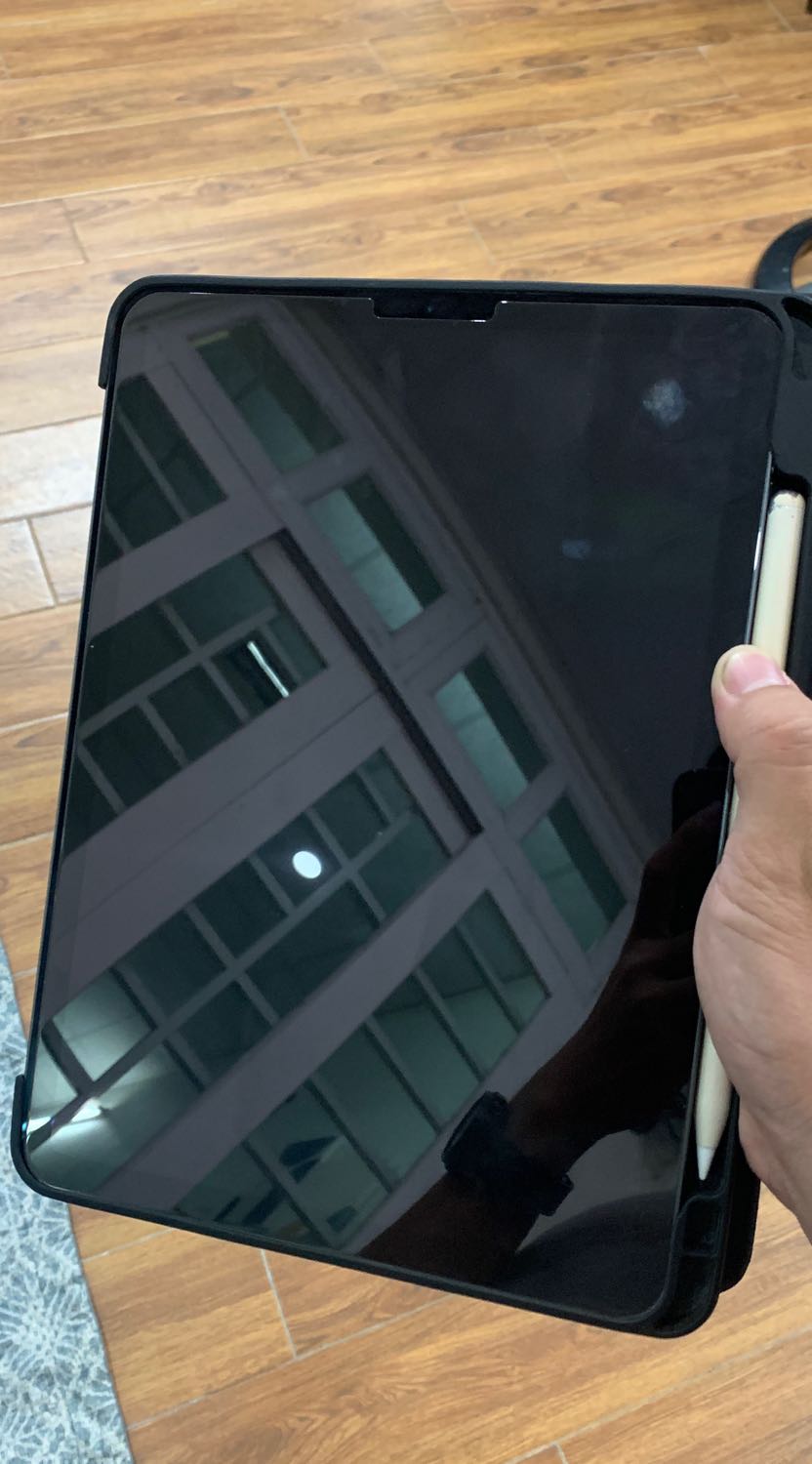 Đóng gói cực chắn chắn, có hẳn tệp hồ sơ bảo quản nên không lo bị vỡ. Cường lực đẹp, vừa dán để xem thời gian sau ntn