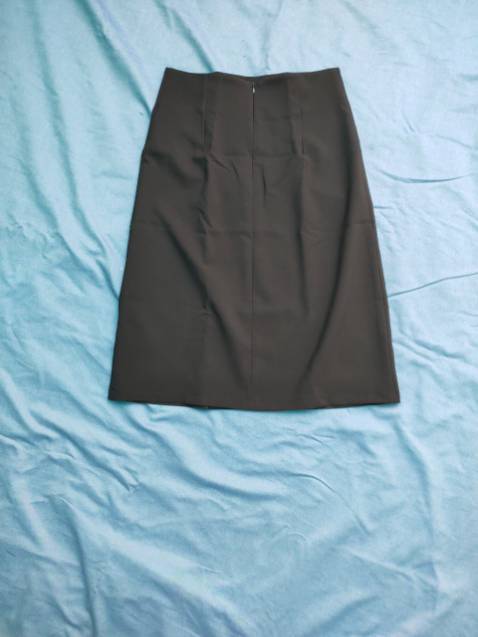 Chân váy rất đẹp, chất vải mềm mịn, shop giao hàng nhanh, rất đáng tiền