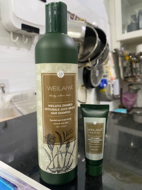 Mượt thật nha, ko bị ngứa . Đã tìm ra chân ái. Dầu xả mini đuoc tặng mà xài ngon quá phải mua thêm! Ai muốn dưỡng tóc dùng này nha