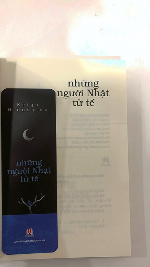 Cuốn này khá hay luôn , mở đầu chuyện khéo đến nỗi mình không nghĩ ra được đoạn tiếp theo sẽ xảy ra chuyện gì, không thể đoán được kết cục dù chie là những mẫu chuyện ngắn. Cuốn mà con ý nghĩa lắm