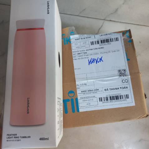 Sản phẩm rất ok ,nhưng nếu có, shop cung cấp thêm phụ kiện như nắp bình nữa thì ok hơn vì nắp bình rất dễ bị hư hỏng khi đó khách hàng có thể mua nắp để thay thế . Tiki giao hàng nhanh và đúng như dự kiến.