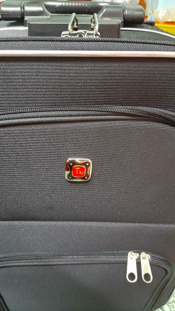 Giao hàng không đúng hiệu Laka 
mà giao Hãng TN : Nhìn cũng được.