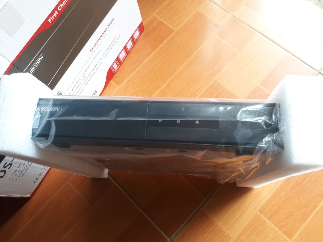 sản phẩm tốt, đầy đủ phụ kiện, còn nguyên tem bảo hành. shop uy tín, tặng shop 5*.