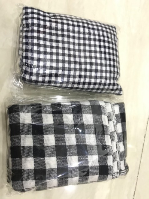 Sản phẩm như mô tả. Đẹp. Chất liệu ổn. Không quá thô. Khá mịn và mát.