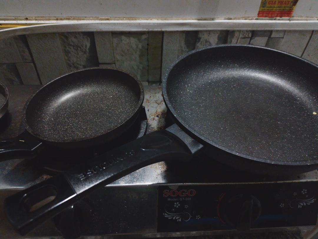 rất rất hài lòng, chảo cầm chắc tay,  độ chống dính tốt . tay cầm chắc chắn