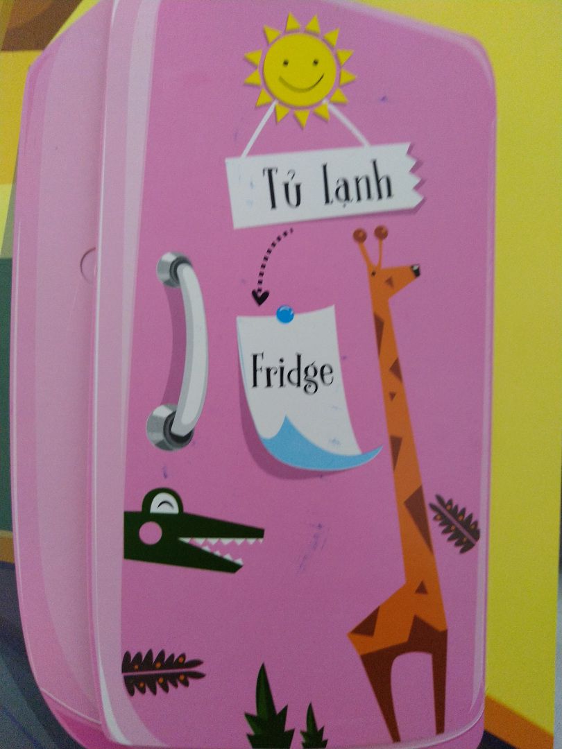 Mua từ tháng 5 đến tháng 10 mới mở cho con xem. 2 cuốn 100 words và 100 animals thì khá ổn. Chỉ có cuốn 100 numbers rất có vấn đề, có 1 miếng lật bị rách, sách chỉ đếm đến số 10, 2 trang cuối dồn từ số 1 đến số 100, không có giải thích tiếng anh hay tiếng việt gì cho 100 số đó. Rất không hài lòng với cách làm ăn dối trá của NXB này. Mình không khuyến khích các bạn mua 3 cuốn cùng lúc vì cuốn 100 numbers chẳng có tác dụng gì.
P.S. Cuốn 100 words có 2 chỗ bị lem mực bút bi. Có thể hàng return không được kiểm tra kĩ rồi đem bán lại. Các bạn xem hình sẽ rõ.