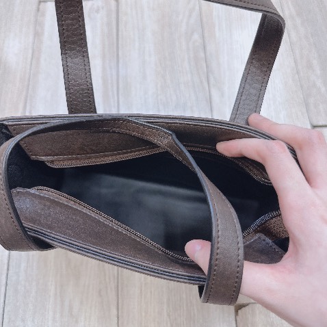 Hàng đẹp nha form cứng giao hàng nhanh