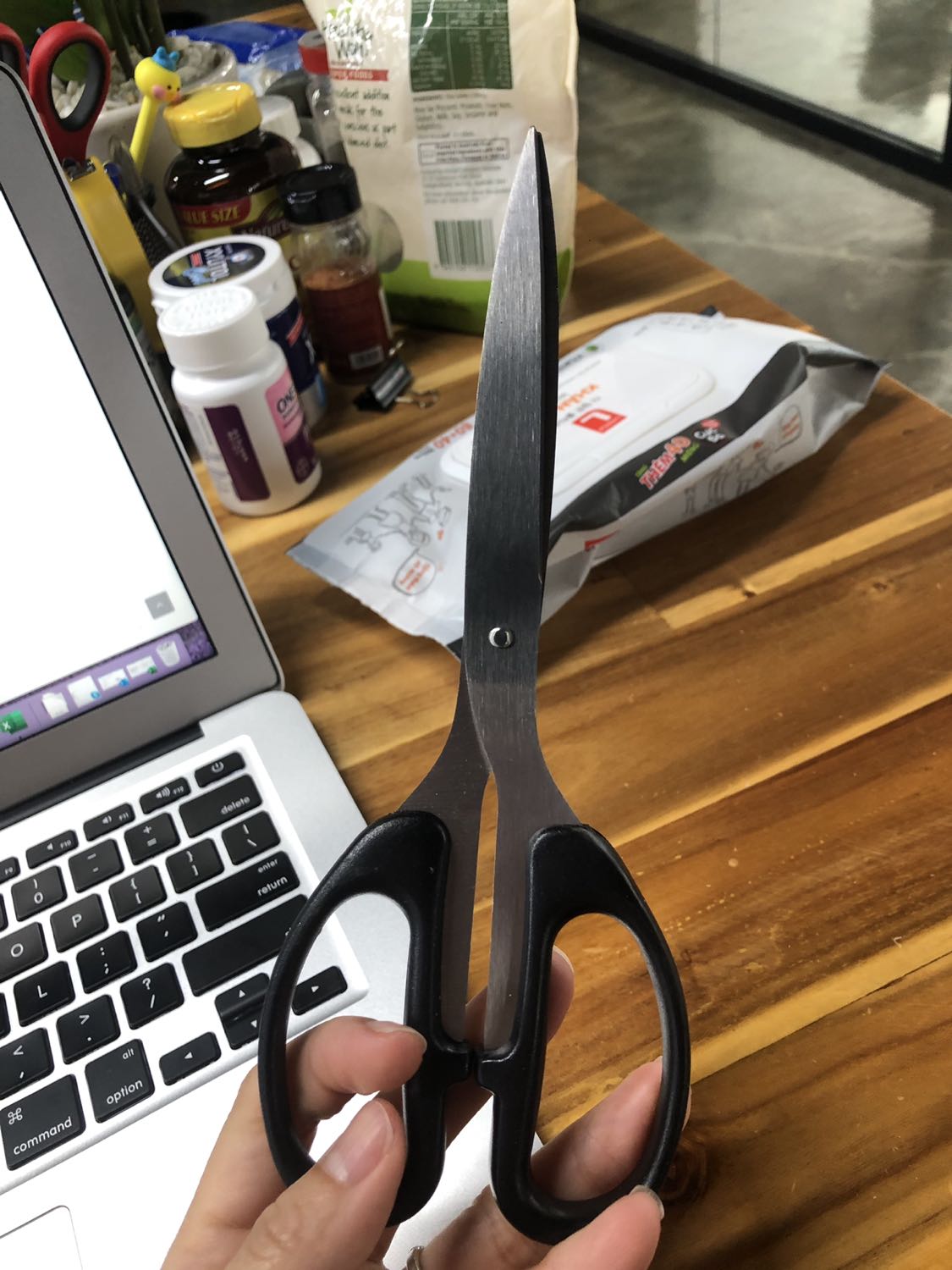 Giá hợp lý, không cần đóng gói sản phẩm quá kỹ vì giá trị không cao, lãng phí và ô nhiễm môi trường