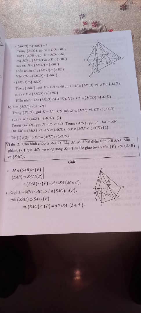 Giao hàng nhanh, đúng địa chỉ. Chất lượng sản phẩm tốt, sách mới toanh (chất lượng sách ở tiki là khỏi bàn rồi). Mình đã có cơ hội được học quyển giải tích của hai thầy năm 11 rồi, nội dung trong sách viết rất cô đọng, trọng tâm không dàn trải nhiều nội dung, kéo dài thời lượng bằng cách cho nhiều ví dụ cơ bản như các sách khác. Đôi lúc đọc sẽ thấy một chút khó hiểu nhưng nếu làm thạo những bài ở trong này rồi thì tự tin là không ngán đề thi ở trường đâu nhé ;) Mình có chụp nội dung hai trang đầu, các bạn lần đầu biết tới sách có thể tham khảo cách viết của hai thầy trước khi quyết định mua nhé, cá nhân mình thấy đây là hai quyển tham khảo toán chất lượng và đầy đủ nhất để chinh phục kiến thức giáo khoa toán 12. Do tiki chỉ cho đăng kèm 5 hình nên mình sẽ để hình của quyển giải tích ở bình luận khác nhé!