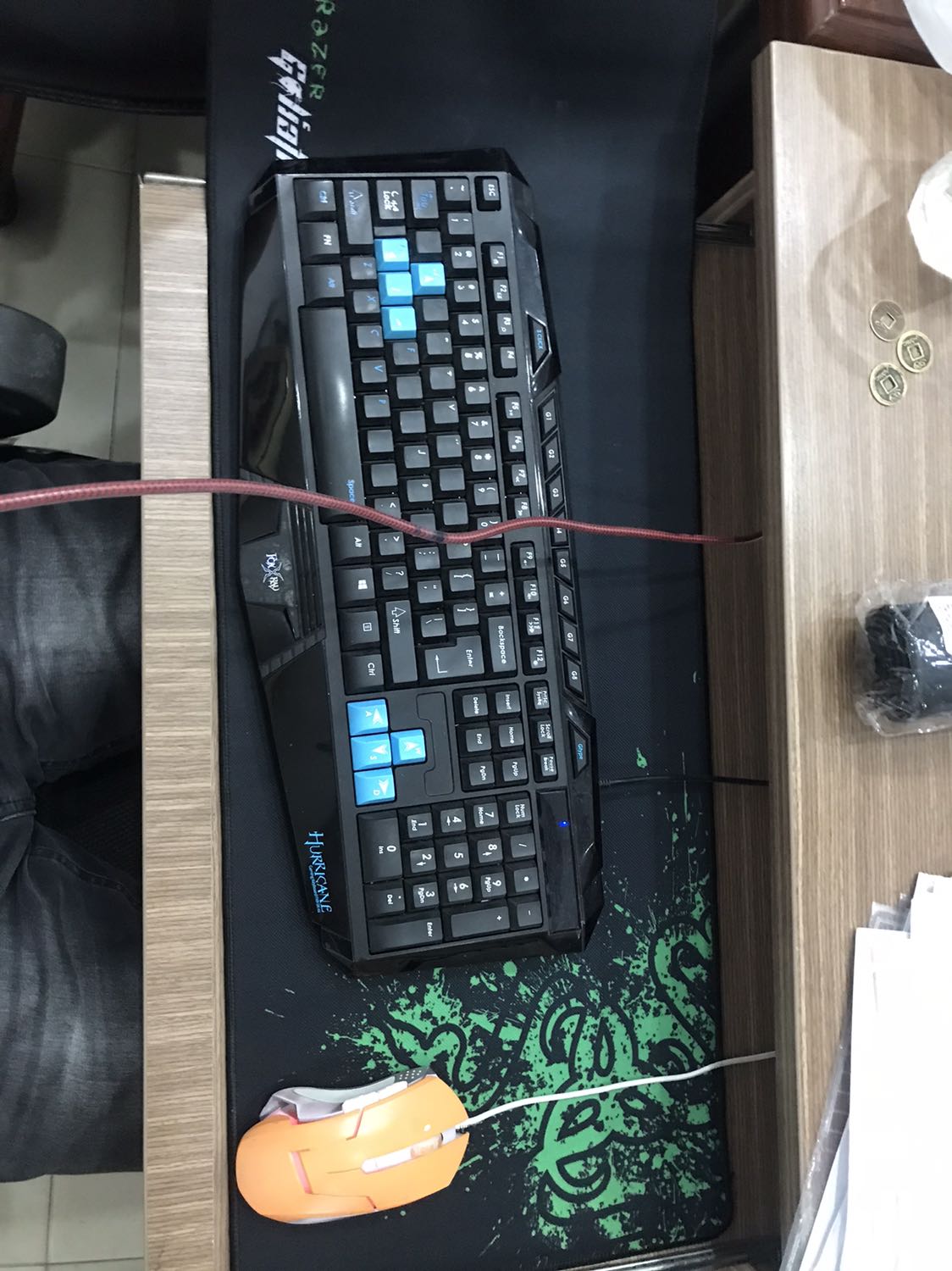 Giao hàng nhanh gọn lẹ, đặt hôm trước hôm sau có liền. Pad thơm mùi da, lăn chuột khá mượt