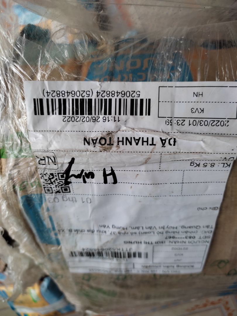 Quá thất vọng về sản phẩm, thanh toán trước rồi nhận đc 1 cuộc gọi từ shipper, mở cửa ra nhận đc cục hàng vỡ nát, bốc mùi, hàng như này mà shipper vẫn cố tình vứt trước cửa nhà khách hàng, không biết sai sót do bộ phận nào, nhưng nói chung là thất vọng, yêu cầu tiki nhanh chóng giải quyết vụ việc này