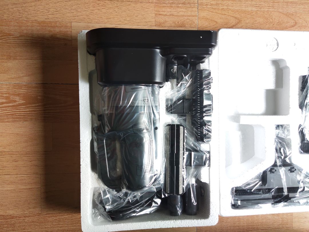 tiki trading đóng gói chắc chắn giao đầy đủ. máy dùng lần đầu hút lực mạnh, có hướng dẫn lắp đặt sử dụng mà nói chung máy ko có gì phức tạp dễ dùng. về lâu dài chưa biết nhưng vẫn like cho 5 sao vì sự chuyên nghiêp của tiki.