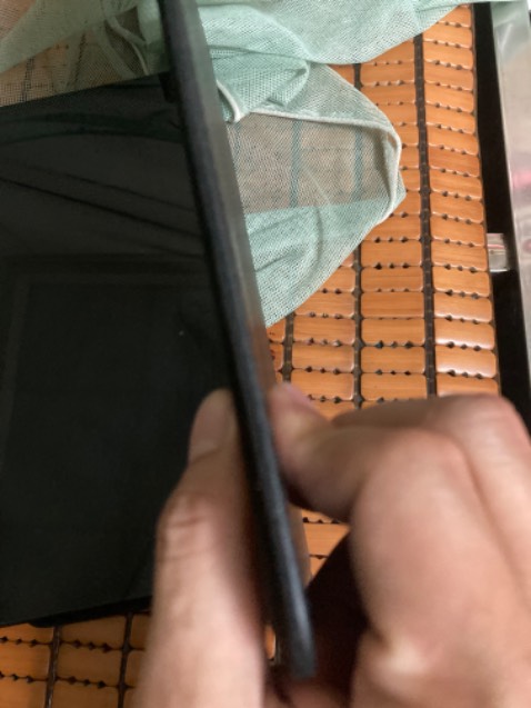 Ốp đúng mô tả nhé, bền hay ko thì chưa biết nhưng cầm thấy khá dày dặn nha, nếu để tablet dọc thì phải để nấc thứ hai tablet mới đứng được