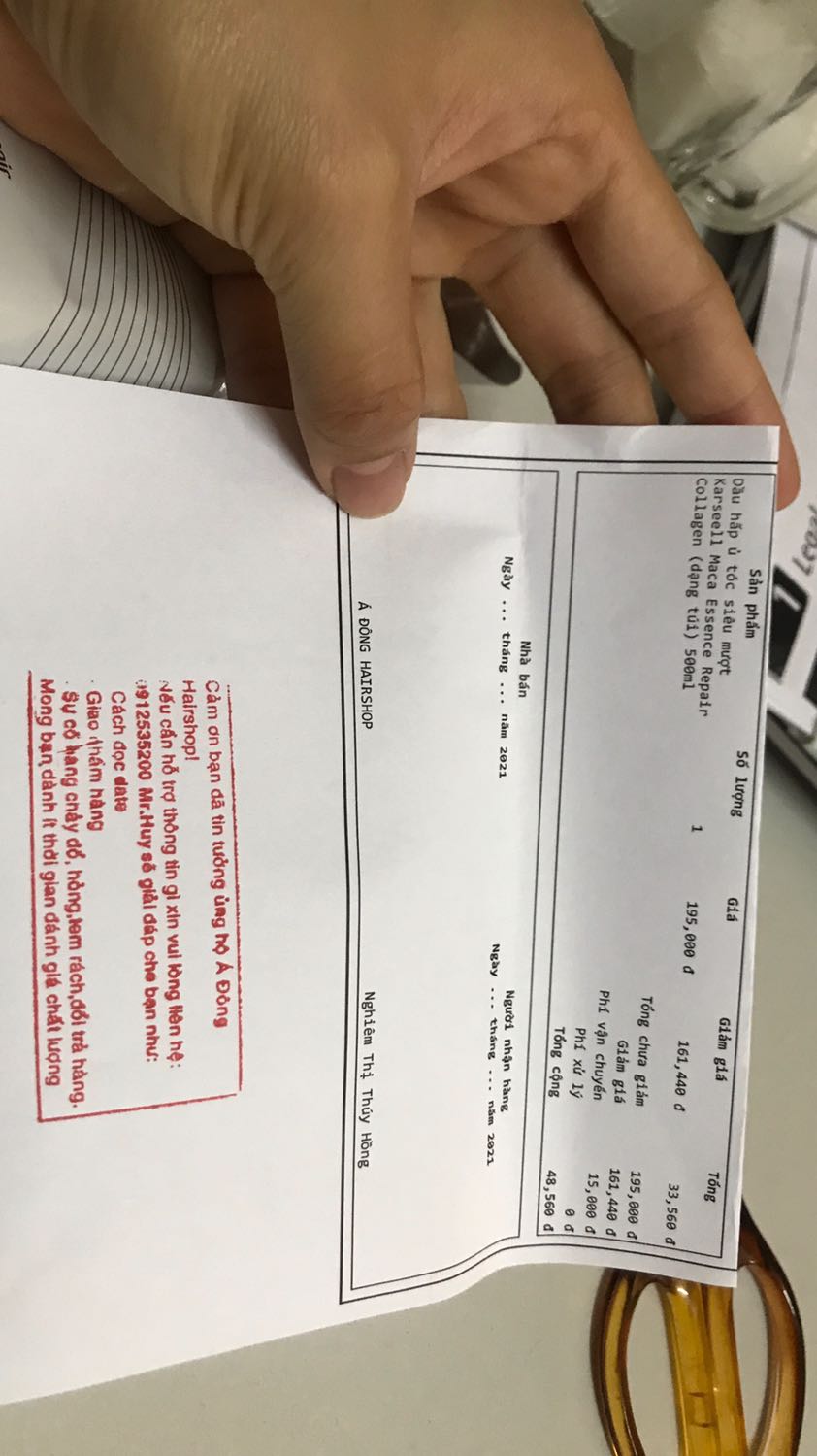 Cảm nhận ban đầu là mình thấy em này khá thơm, chất kem vàng đặc, tem mác đầy đủ. Mua hàng trên Tiki cứ yên tâm là chính hãng. Mình đã nhanh chóng sử dụng luôn em này để viết cảm nhận. Gội xong thì tóc rất thơm giống ngoài salon , có chút mềm và mượt. Mình sẽ sử dụng lâu dài và sẽ review tác dụng sâu hơn của em ý khi sử dụng thời gian dài hơn