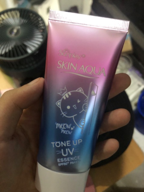 Giao hàng siêu nhanh dù kho ở HCM, mình ở HN, shipper thân thiện dù trời đen nghịt sắp mưa.
Sản phẩm mình đã *** qua thì ok, ko bị nặng hay bí da mặt, mùi dịu nhẹ, hàng chính hãng. Giao hàng siêu nhanh dù kho ở HCM, mình ở HN, shipper thân thiện dù trời đen nghịt sắp mưa.
Sản phẩm mình đã *** qua thì ok, ko bị nặng hay bí da mặt, mùi dịu nhẹ, hàng chính hãng.