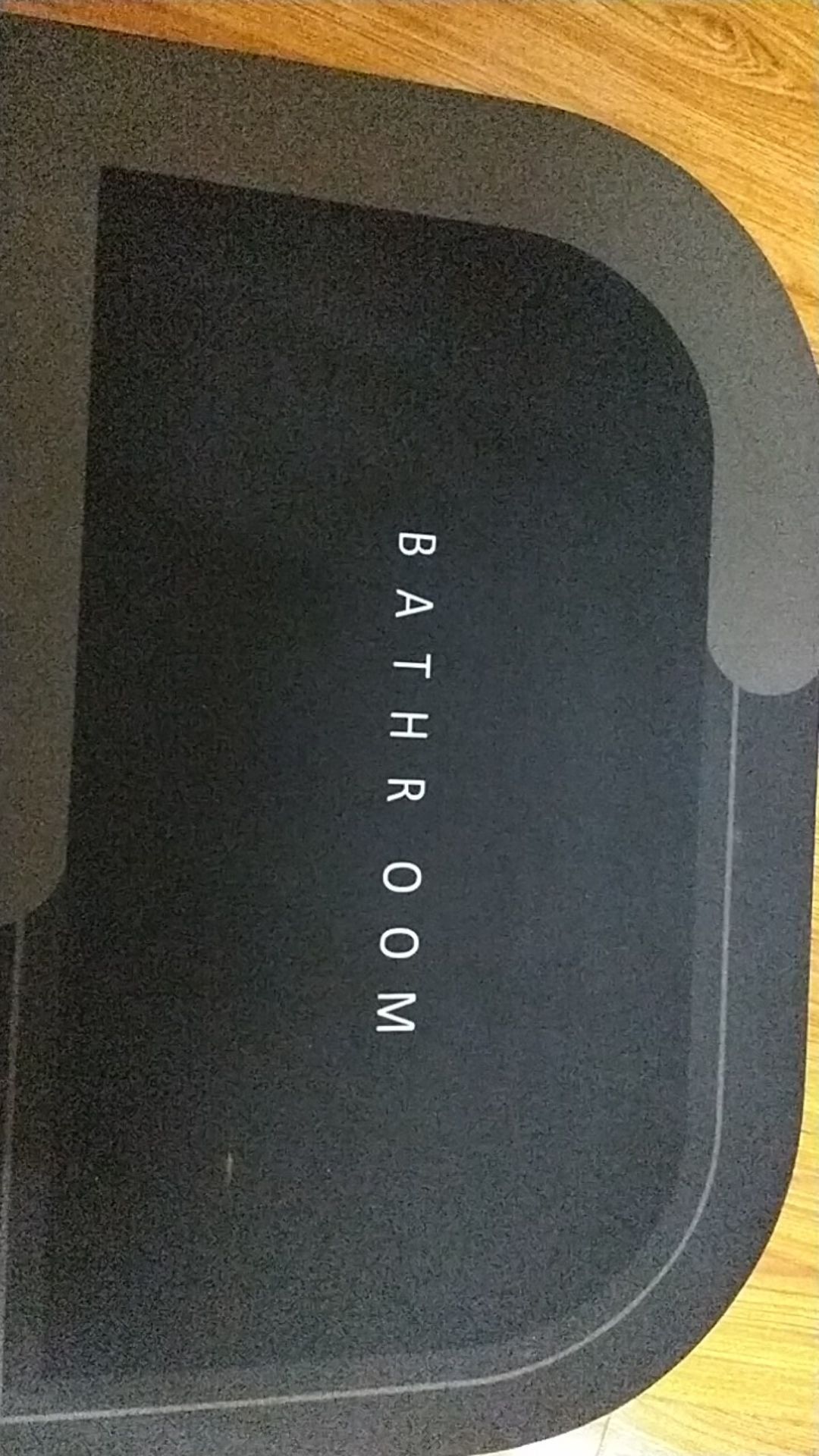 thảm chống nước ok lắm mn ạ mình đổ 1 xíu nước vào thảm nó có 1 chấm xong dần dần nó hết á nói chung nên mua nha uy tín lắm lần sau quay lại