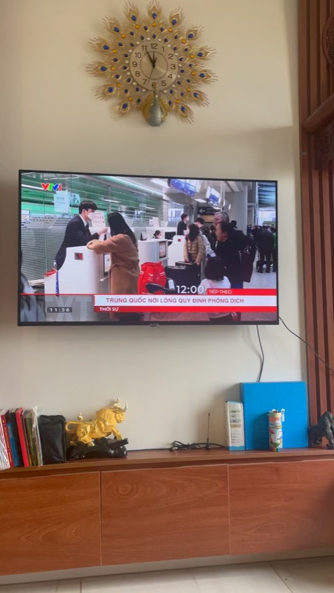 Lắp đặt đơn giản gọn gàng, tưởng khó khăn lắm nhưng nhìn hộp khoảng 10 phút là lắp đặt được,cảm ơn shop giao hàng nhanh chóng hiệu quả Tivi nhà mình 65inch
