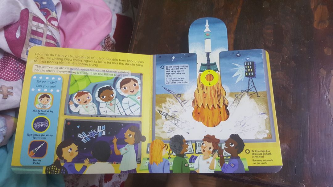 sách còn mới, dày đẹp, in màu, thiết kế dễ thương hết sức. Nội dung hay.