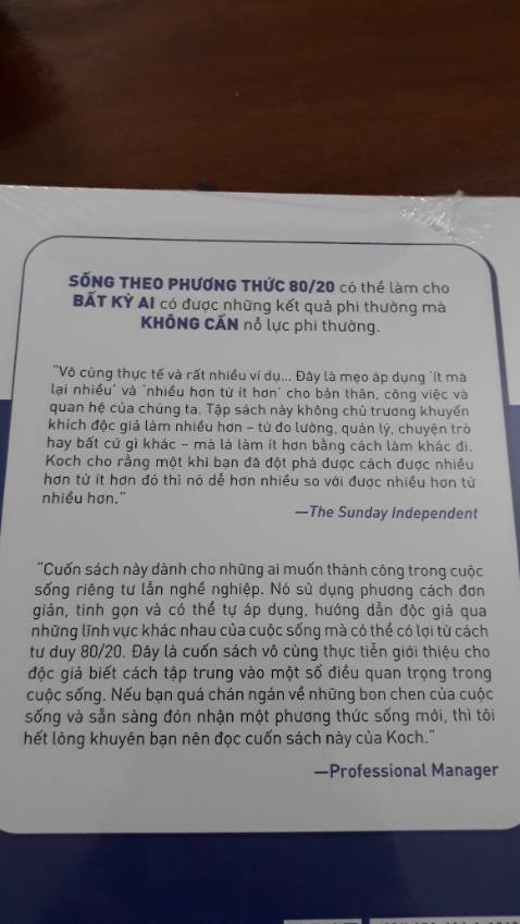 Lần đầu mua một cuốn sách mà giấy xịn như này. Giao hàng nhanh lại mua được giá rẻ nữa.