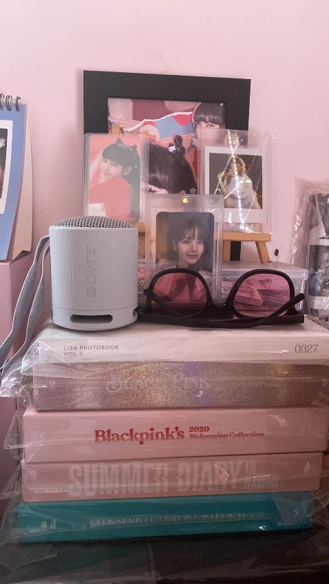 Loa mới cứng 100%, kết nối Bluetooth điện thoại cực dễ cơ mà k kết nối đc vs Bluetooth máy tính. Chất âm khá ấm. Giao hàng siêu siêu nhanh, chưa đầy 1 ngày đã nhận được rồi. Mua hàng ở tiki trading yên tâm chính hãng, rẻ hớn những chỗ khác á