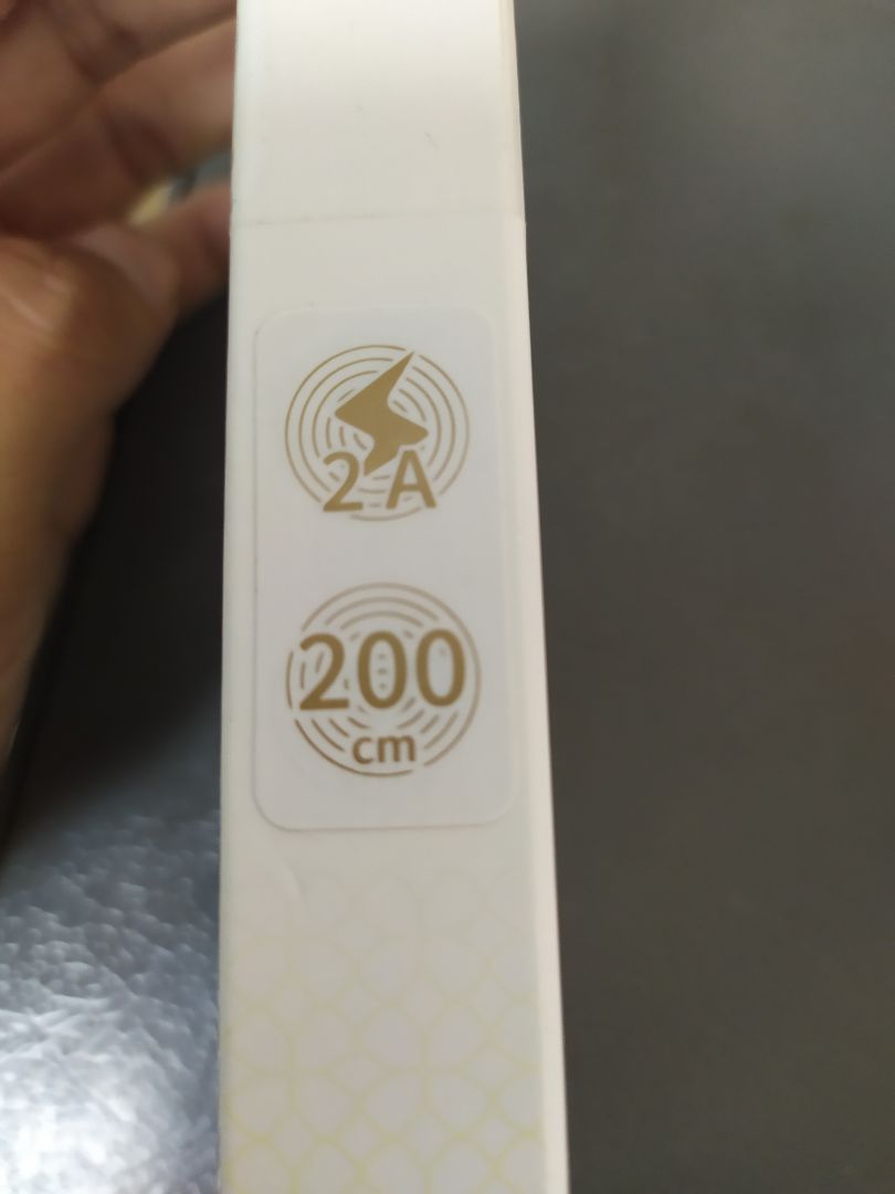 ghi dòng sạc 3A, sạc nhanh quick charge 3.0, giao sợi dây thì chỉ hỗ trợ 5V 2A, sạc cũng chỉ được hơn 1000mA chứ chả đc 2A nữa, trả hàng thì kêu dùng r k cho trả??? thêm hình ảnh cho mọi ng coi cách nc của shop