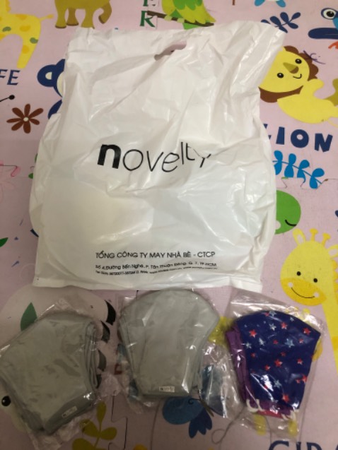 Sản phẩm nhận không đúng . Mình mua 9 cái khẩu trang nhưng khi nhận hàng có 3 cái không đúng loại mình chọn