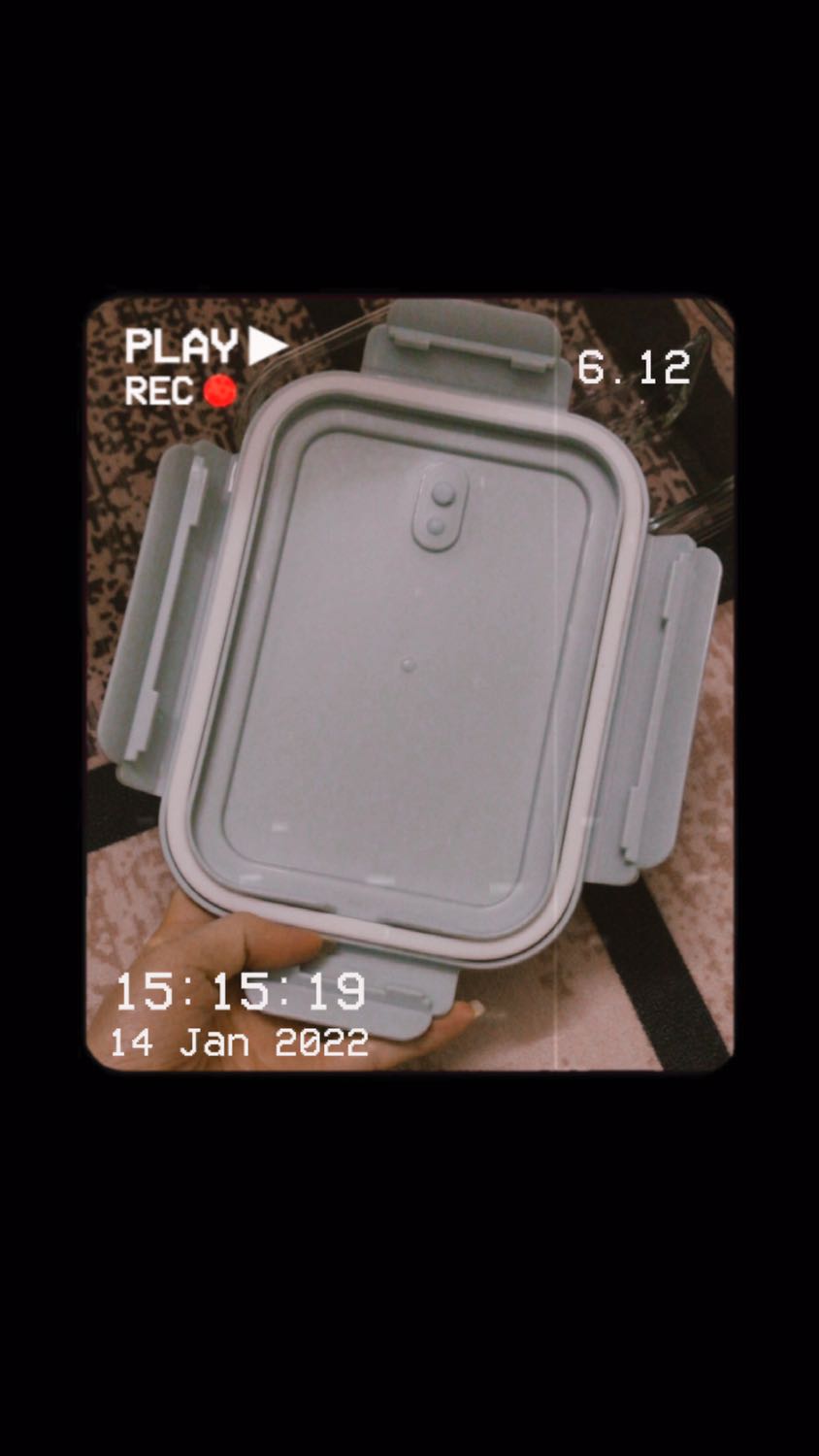 Ship hàng đúng dự kiến. Hộp thuỷ tinh dày dặn, siêu chắc chắn, nắp hộp cũng rất kín. Aww, nhận hàng ưng lắm ạ! Cảm ơn shop nhiều