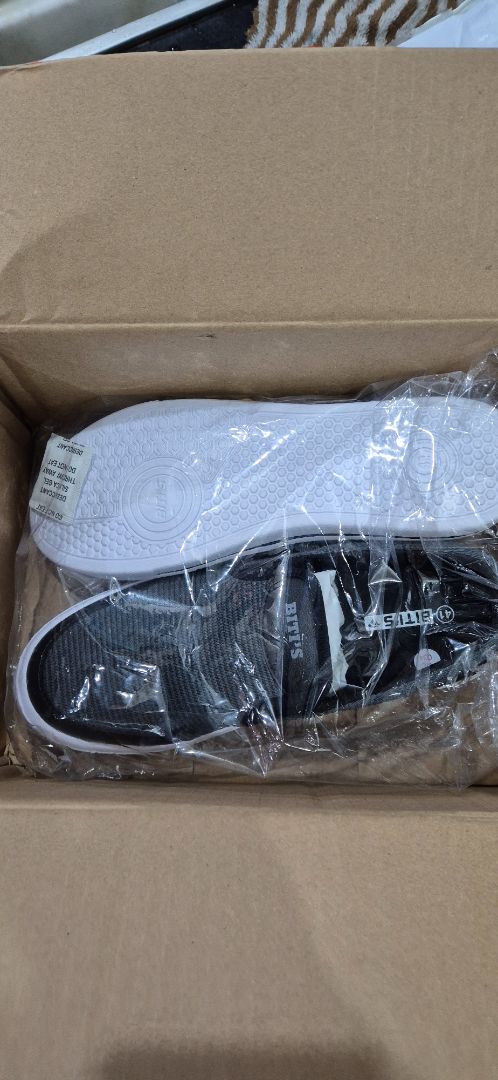 giày khá chắc chắn và mẫu mã đẹp