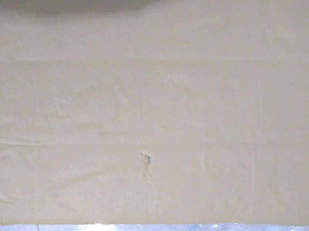 Về sản phẩm thì màu như hình xốp dày 0.4.Về giao hàng thì ở Hà Nội nên 3,4 ngày.Đóng gói thì quá tệ k có chêm thêm xốp hay bọc kín để khỏi bị rách hoặc gãy góc .Tóm lại thì ok chỉ rách 1 tí 2 tấm