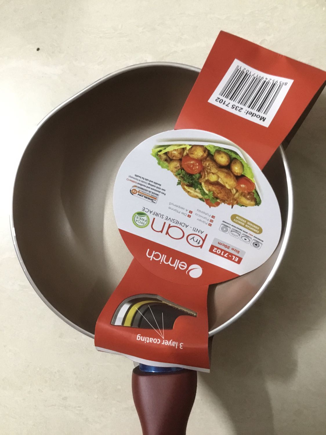 Mình vừa nhận chảo, Tiki giao hàng không bao bọc kỹ như lúc trước nữa. Chảo mình nhận bị móp méo rồi, Tiki đổi hàng đi ạ.
Mình nhận được hàng đổi của Tiki rồi ạ. Cảm ơn Tiki đã nhanh chóng đổi hàng cho mình.