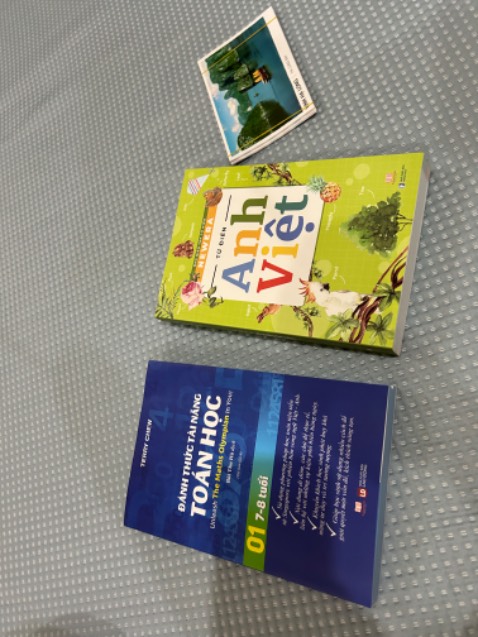 Giúp bé ôn luyện các để toàn bằn tiếng anh. Đóng gói rất cẩn thận. Chèn lót nhiều lớp