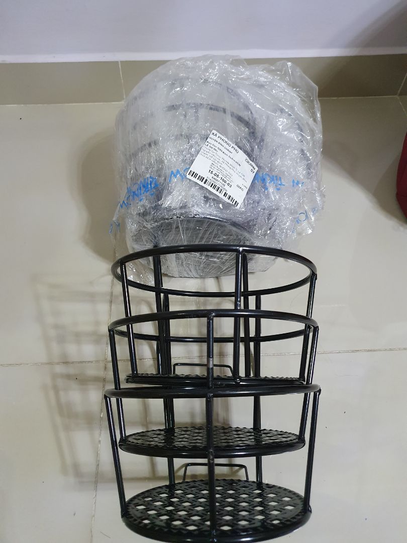 Giao hàng trễ hơn dự kiến 1 ngày, vài chỗ bị trầy lớp nhựa bọc. Tuy nhiên so với giá cả thì hàng tốt hơn dự kiến. Hài lòng??